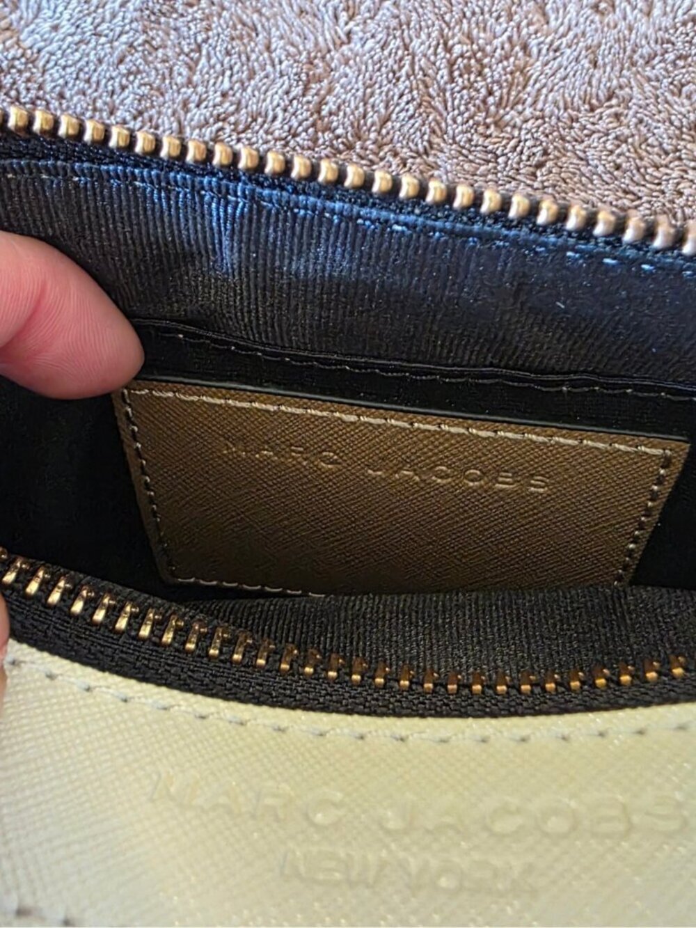 Marc Jacobs Snapshot Camera Bag French Grey Taupe Leather Crossbody Purse NWT - Picture 14 of 16